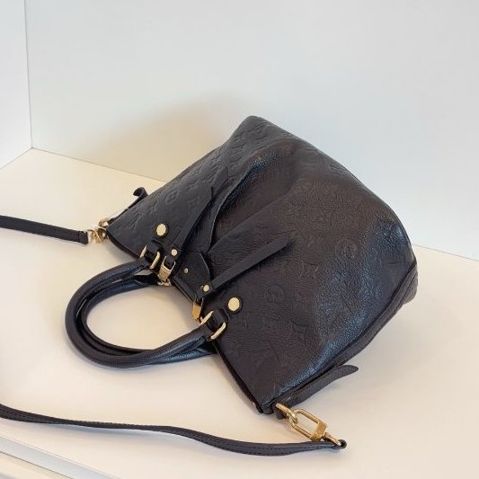 路易威登/Louis Vuitton 黑色全皮壓花 手提餃子包-5