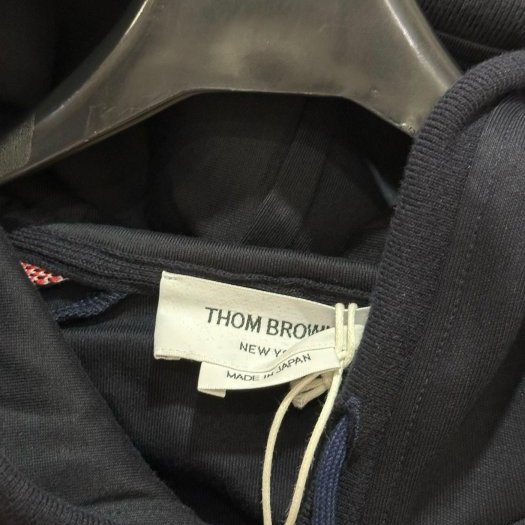 💎Han's house精品服飾💎Thom Browne TB 連帽 衛衣 帽T 日本製造 現貨 3-2