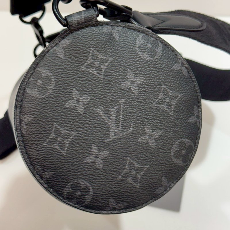 LV 斜背包/側背包/圓筒包 M46796 近全新-10