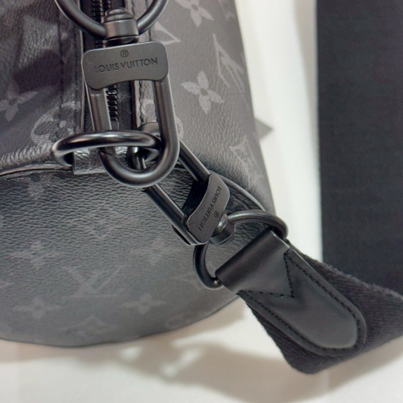LV 斜背包/側背包/圓筒包 M46796 近全新-17
