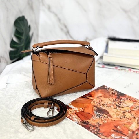 Loewe Mini Puzzle 迷你拼圖肩背包