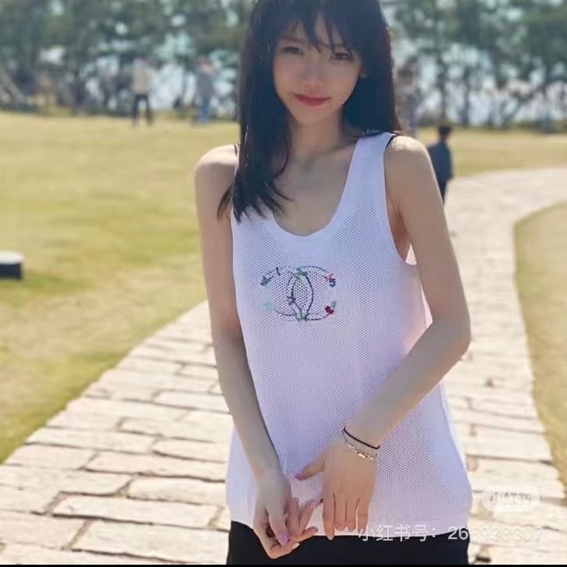 Chanel 透氣彩色雙C刺繡背心-1