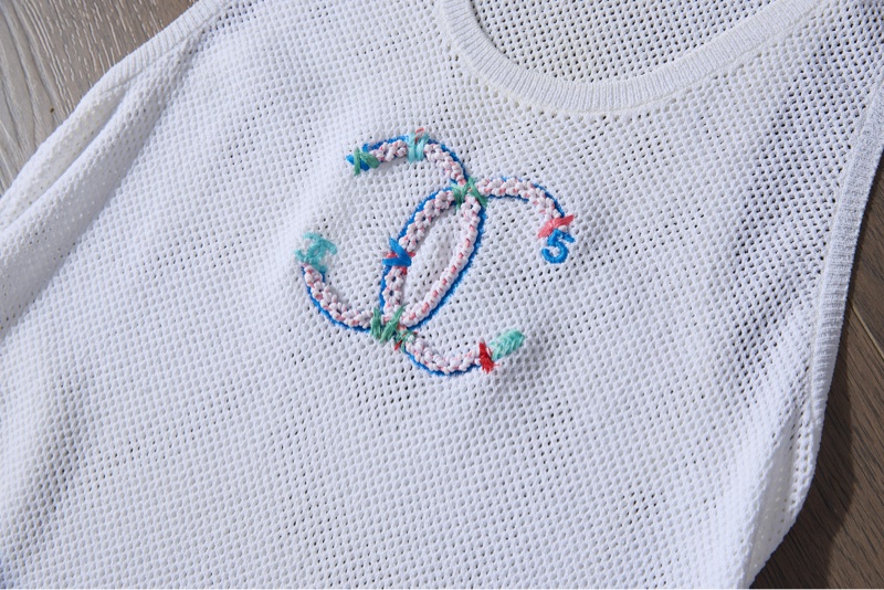 Chanel 透氣彩色雙C刺繡背心-3