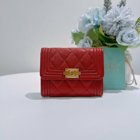 TW4830 Chanel 香奈兒 翻蓋 boy款 大卡包 荔枝皮Boy Coin Cardholder Caviar Red x GHW