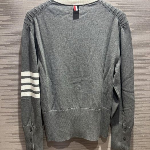 💎Han's house精品服飾💎 Thom Browne 4槓 粗 針織 棉質 毛衣 義大利製 原價38800-1