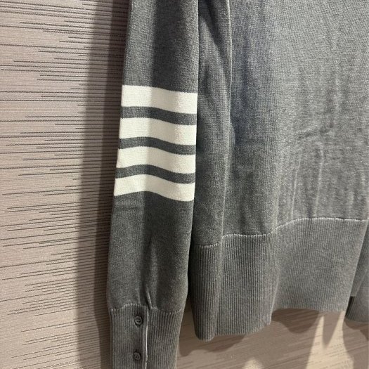 💎Han's house精品服飾💎 Thom Browne 4槓 粗 針織 棉質 毛衣 義大利製 原價38800-2