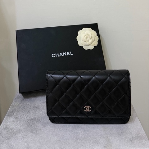 Chanel WOC黑銀羊皮