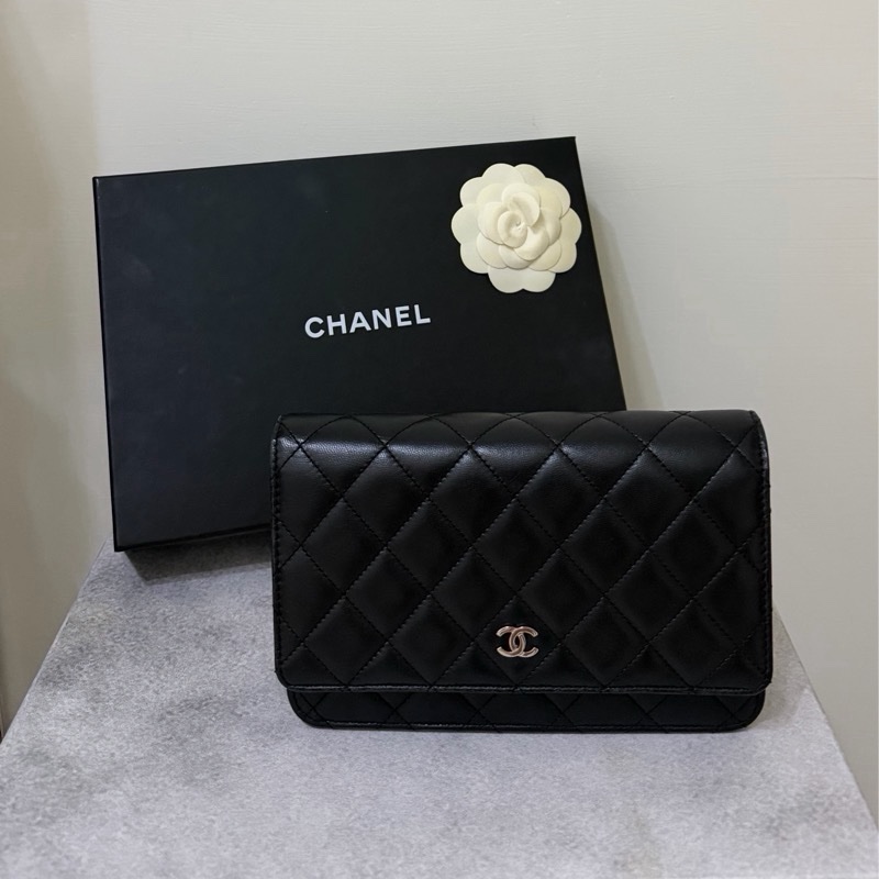 Chanel WOC黑銀羊皮-0