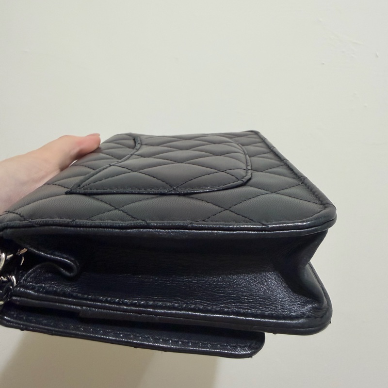 Chanel WOC黑銀羊皮-4