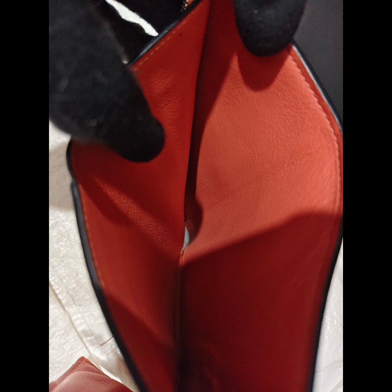 LOEWE 經典款 小型粒面小牛皮三折短夾-12