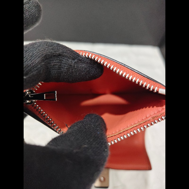 LOEWE 經典款 小型粒面小牛皮三折短夾-19