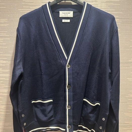 💎Han's house精品服飾💎 Thom Browne TB 絲綢 混棉 針織 開衫 外套 男女共穿  現貨3 4 原價68000-1