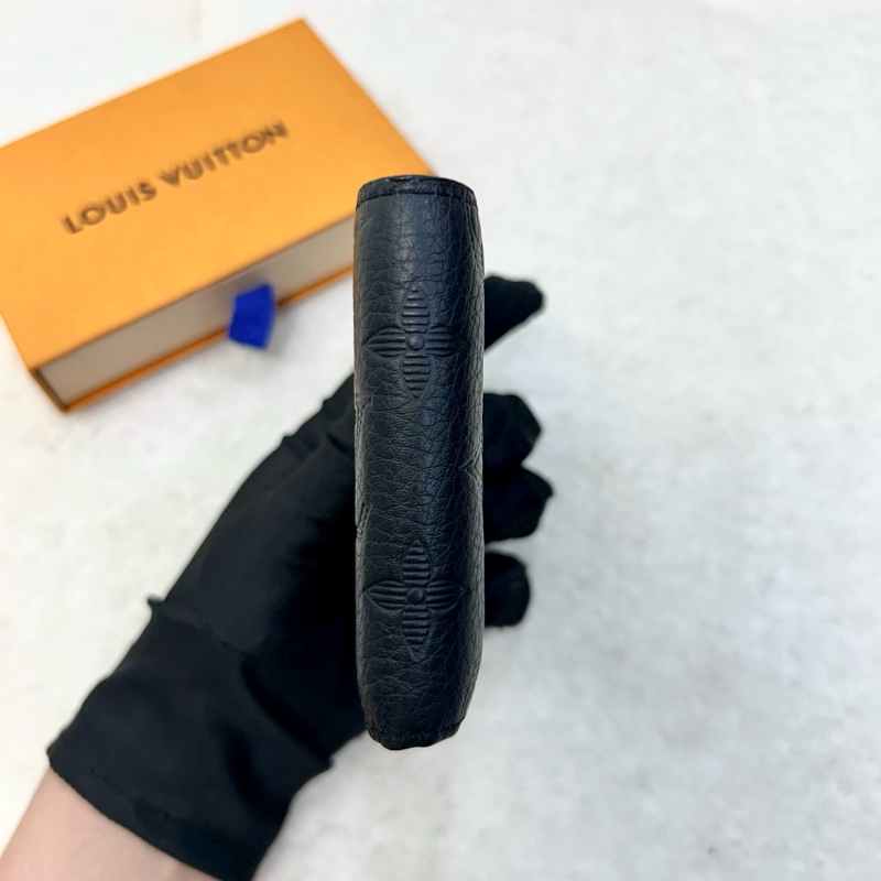 Louis Vuitton LV黑色Monogram Shadow壓紋牛皮Multiple對開短夾 男用短夾 皮夾 錢包 M62901-6