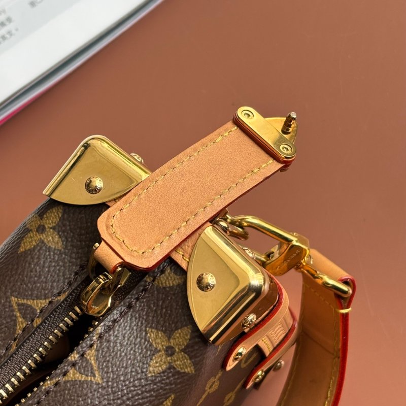 ::LOUIS VUITTON:: LV M46815 Side Trunk PM 經典花紋牛皮飾邊手提斜背包 箱型包-23