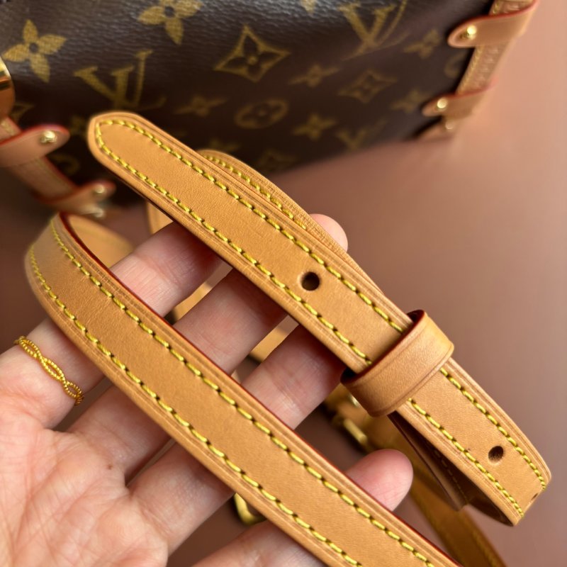 ::LOUIS VUITTON:: LV M46815 Side Trunk PM 經典花紋牛皮飾邊手提斜背包 箱型包-26