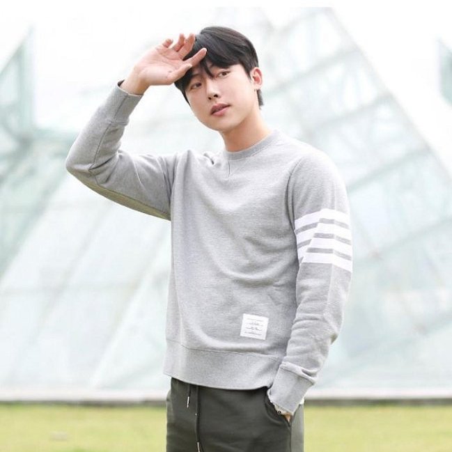 💎Han's house精品服飾💎 Thom Browne TB 4桿 TB 衛衣 日本製 大學T 原價 22200-2