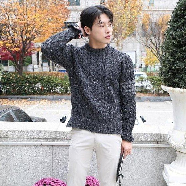 💎Han's house精品服飾💎Thom Browne 4槓 毛衣 愛爾蘭製 現貨3 原價25600-0