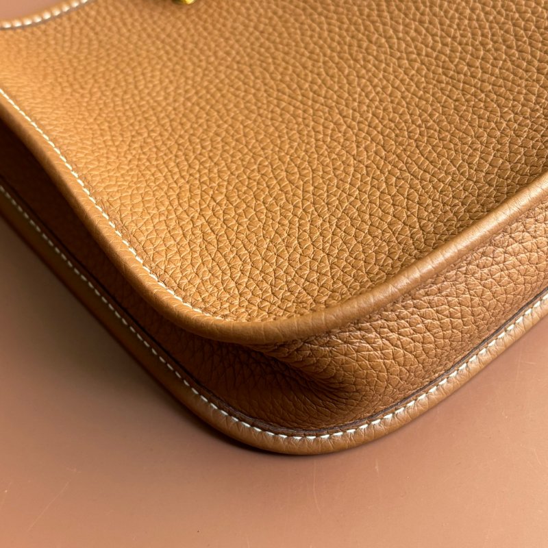 ::Hermès:: Mini Evelyne 16 II 二代金釦金棕 H字樣斜背包-7