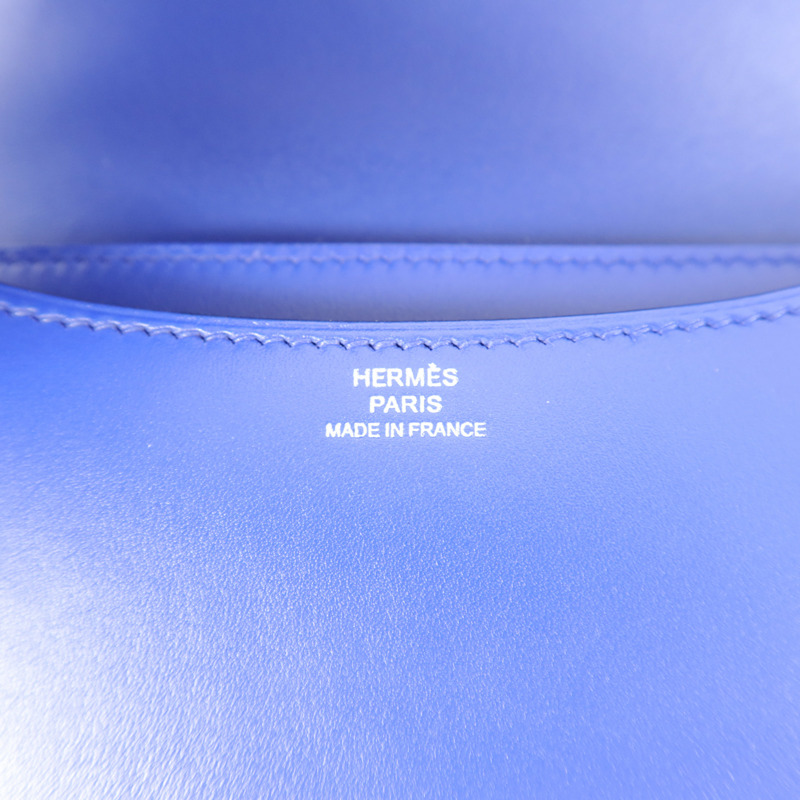 HERMES Tadelakt皮革Constance Mini肩背袋Bleu Electrique-5