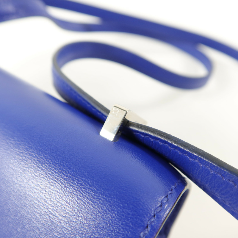 HERMES Tadelakt皮革Constance Mini肩背袋Bleu Electrique-10