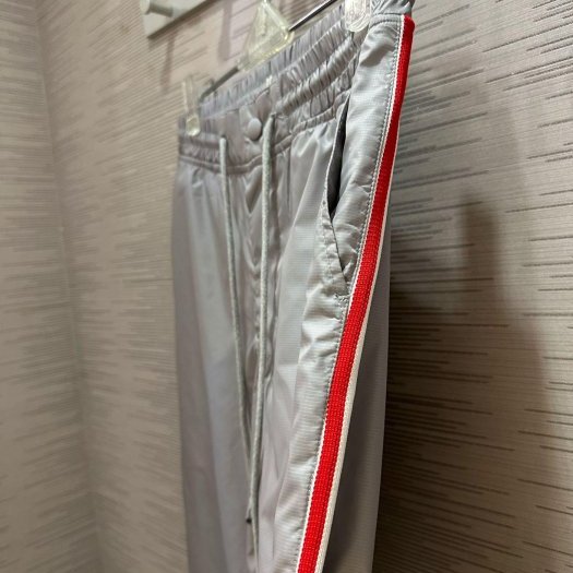💎Han's house精品服飾💎 THOM BROWNE TB 尼龍 防撕裂 長褲 現貨1 原價33600-4