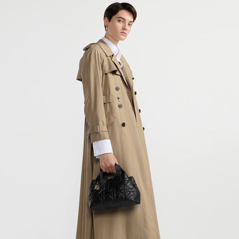 KESH 凱仕國際精品【金屬吊飾、優雅日常托特】DIOR Toujours Small 迪奧小型手提包｜黑色籐格紋小牛皮｜金扣-1
