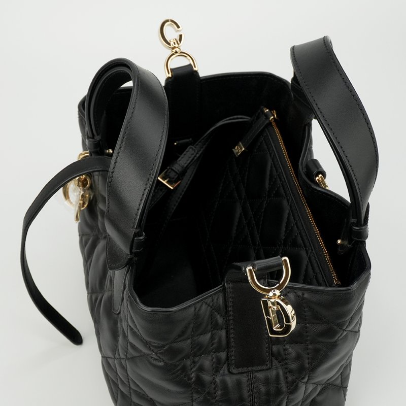 KESH 凱仕國際精品【金屬吊飾、優雅日常托特】DIOR Toujours Small 迪奧小型手提包｜黑色籐格紋小牛皮｜金扣-5