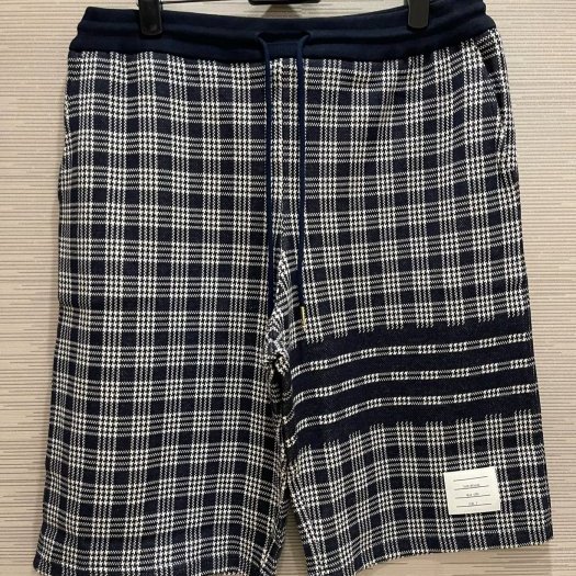 💎Han's house精品服飾💎THOM BROWNE TB 格紋 四槓 棉 短 褲 日本製  現貨4 原價27700-0