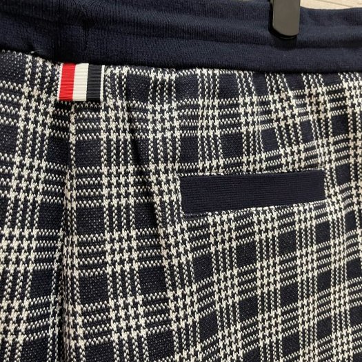 💎Han's house精品服飾💎THOM BROWNE TB 格紋 四槓 棉 短 褲 日本製  現貨4 原價27700-1
