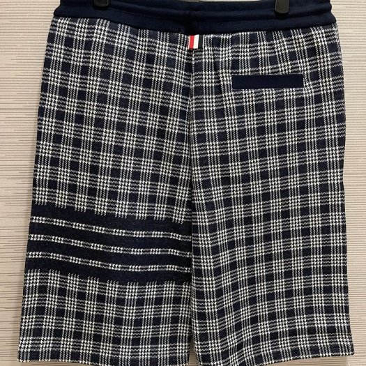 💎Han's house精品服飾💎THOM BROWNE TB 格紋 四槓 棉 短 褲 日本製  現貨4 原價27700-2