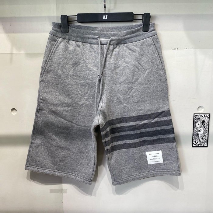 💎Han's house精品服飾💎 THOM BROWNE TB 四槓 棉短褲 日本製 現貨3 原價25600-2