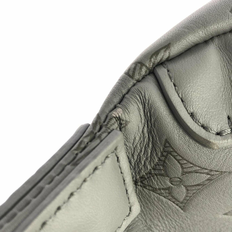 路易威登 Monogram Shadow Discovery 腰包 PM M46108 肩背包-1