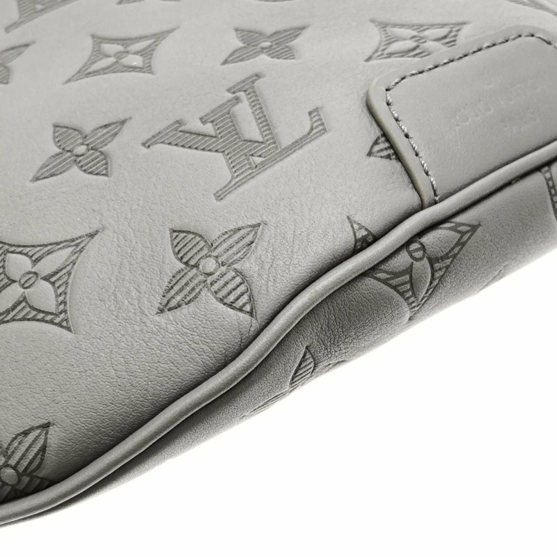 路易威登 Monogram Shadow Discovery 腰包 PM M46108 肩背包-2