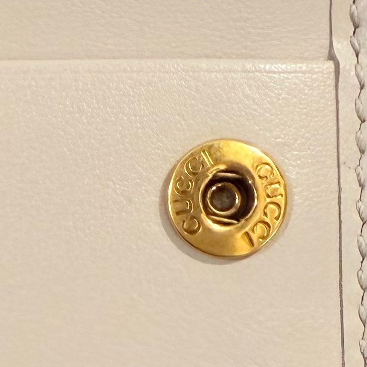Gucci米灰色牛皮山形紋馬夢霧金釦短夾-20