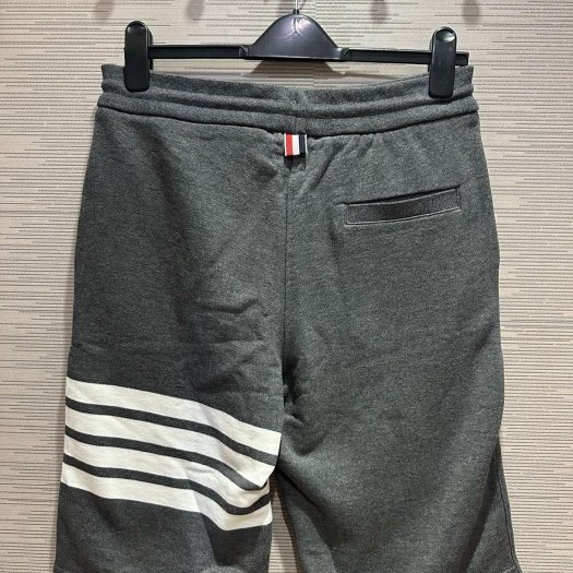 💎Han's house精品服飾💎THOM BROWNE TB 棉 四槓 棉短褲 男原價25600-1