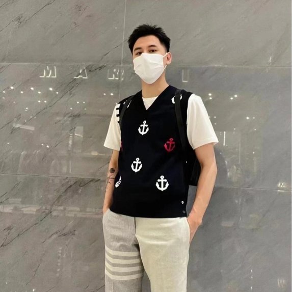 💎Han's house精品服飾💎 Thom Browne 棉質 針織 背心 毛衣  可水洗 現貨 M 原價30000-6