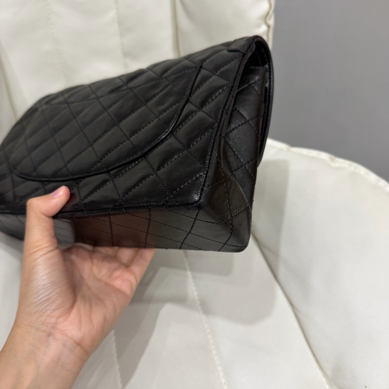 Chanel Paris Limited Medium Classic Flap 金銀扣 鴛鴦扣-8