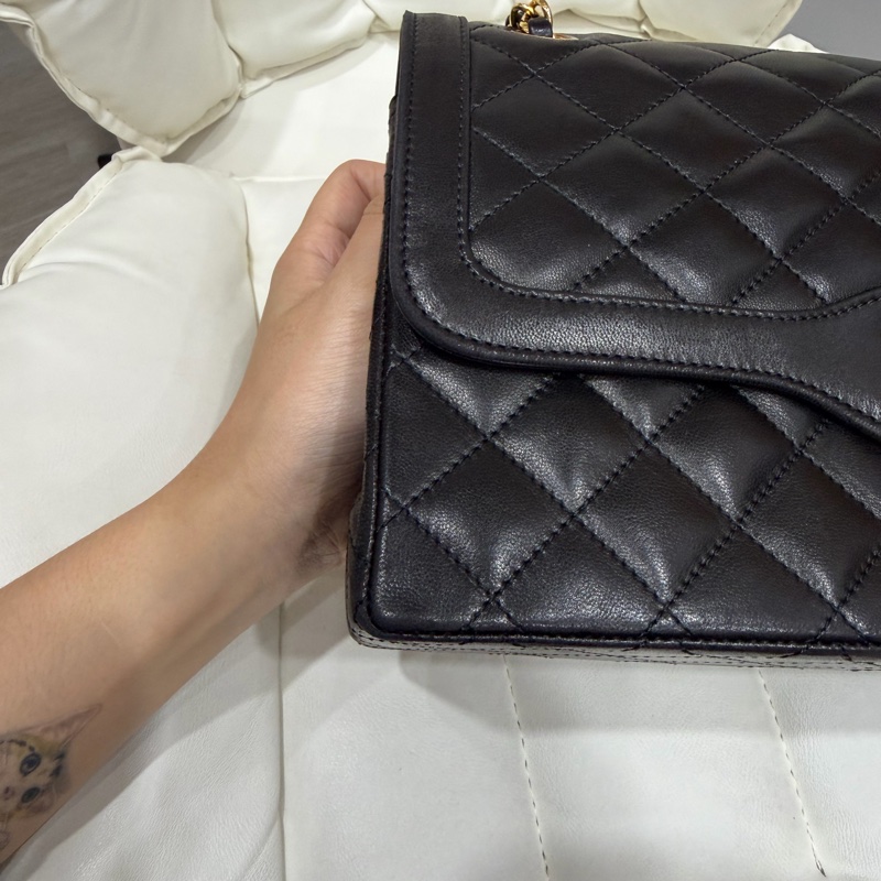Chanel Paris Limited Medium Classic Flap 金銀扣 鴛鴦扣-9