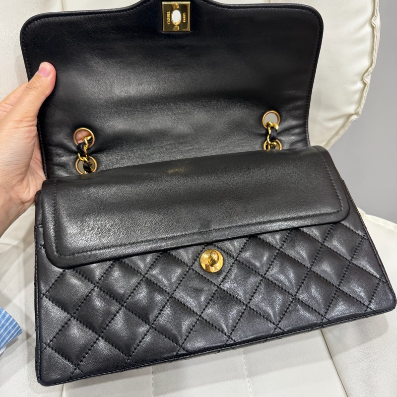 Chanel Paris Limited Medium Classic Flap 金銀扣 鴛鴦扣-11