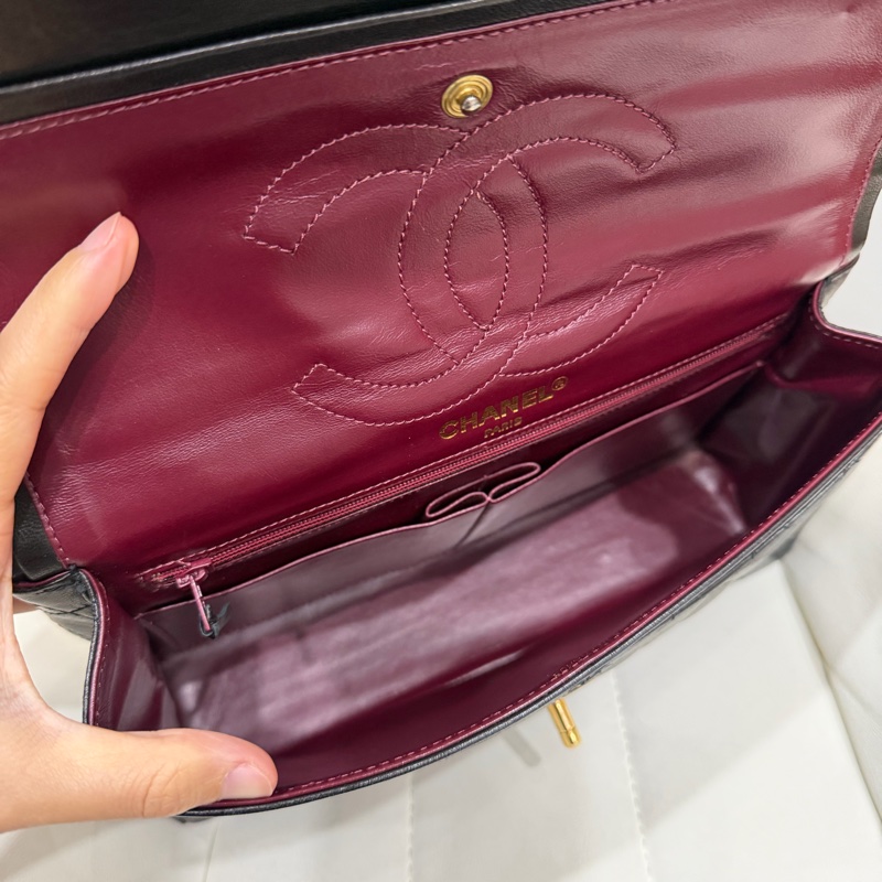 Chanel Paris Limited Medium Classic Flap 金銀扣 鴛鴦扣-14