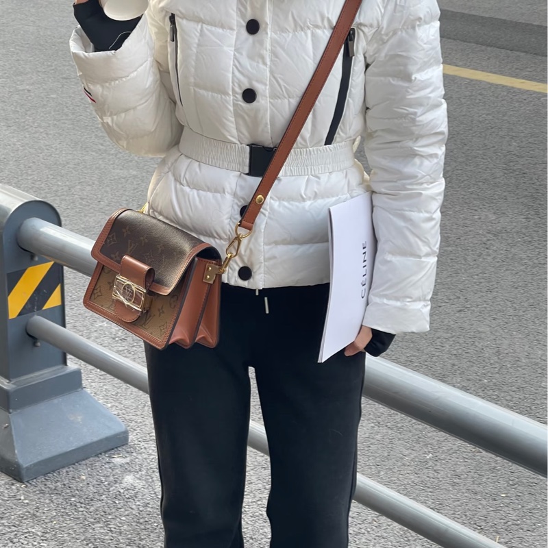 Louis Vuitton路易威登dauphine小號老花達芙妮附肩帶防塵袋-32