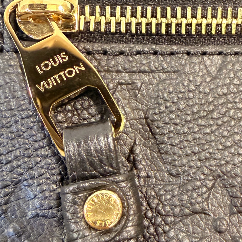 LV 黑牛皮壓紋métis 金釦手提斜背包-42