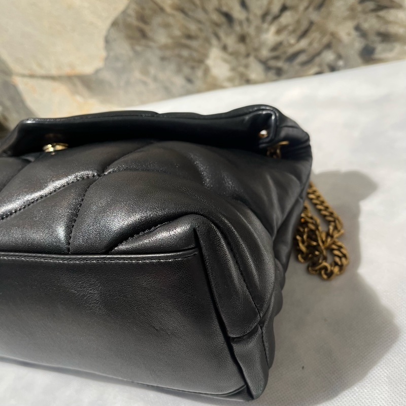 YSL Black黑色羊皮Puffer淡金釦鏈包-6