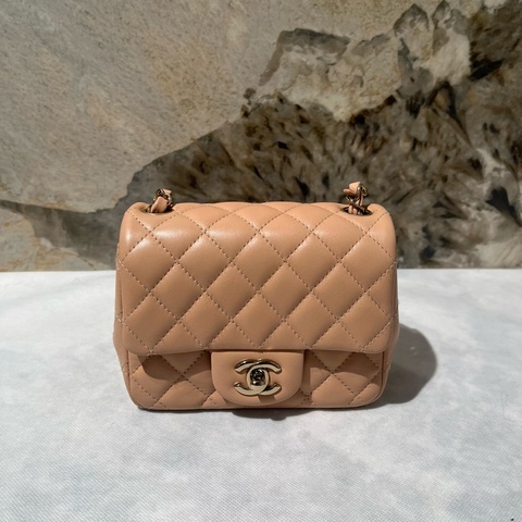 Chanel 米色羊皮金釦CF17