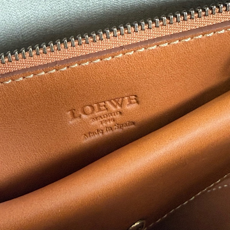正品，羅意威/LOEWE Amazona 焦糖色牛皮手提包-8