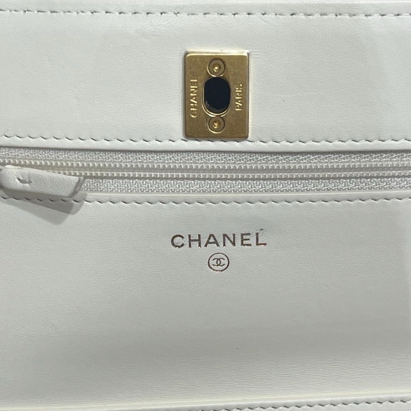 99新Chanel香奈兒金球woc發財包白金羊皮旋鈕扣芯片款-5