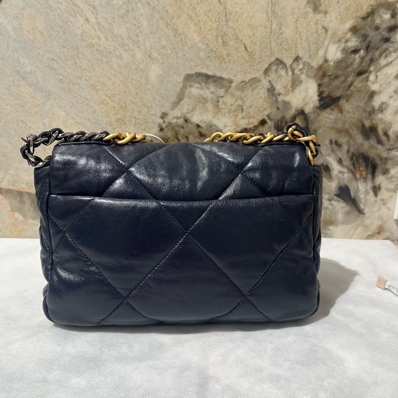 Chanel 海軍藍金釦羊皮19 包26公分-5