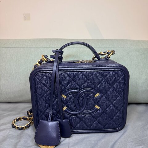 黑白馬小姐斷捨離~二手CHANEL Vanity Medium 深藍金 經典鍊條 非晶片款