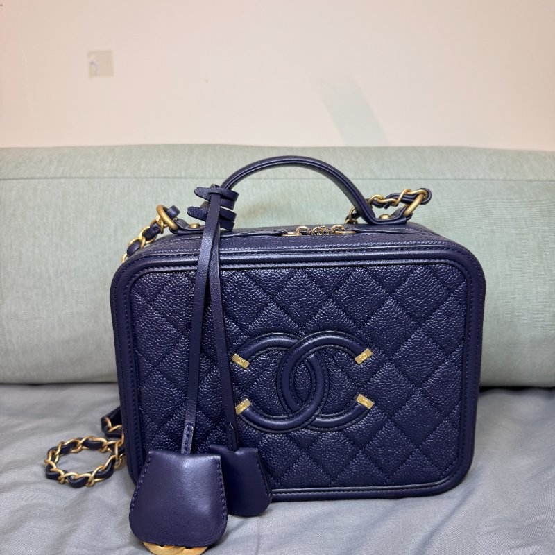 黑白馬小姐的斷捨離~二手CHANEL Vanity Medium 深藍金 經典鍊條 非晶片款-0