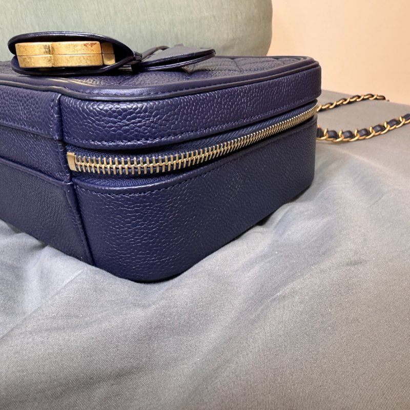 黑白馬小姐的斷捨離~二手CHANEL Vanity Medium 深藍金 經典鍊條 非晶片款-9